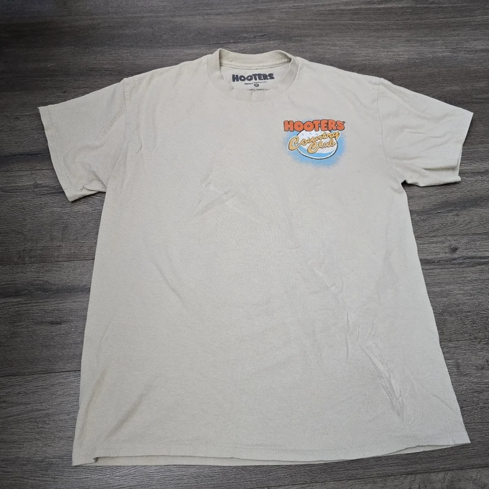 Hooters Vintage Short Sleeve Tee Size Medium Graphic Streetwear